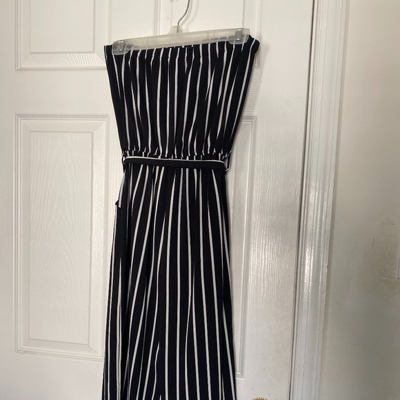 Strapless Black and White Jumpsuit with Tie Belt and Pockets - Picture 6 of 7